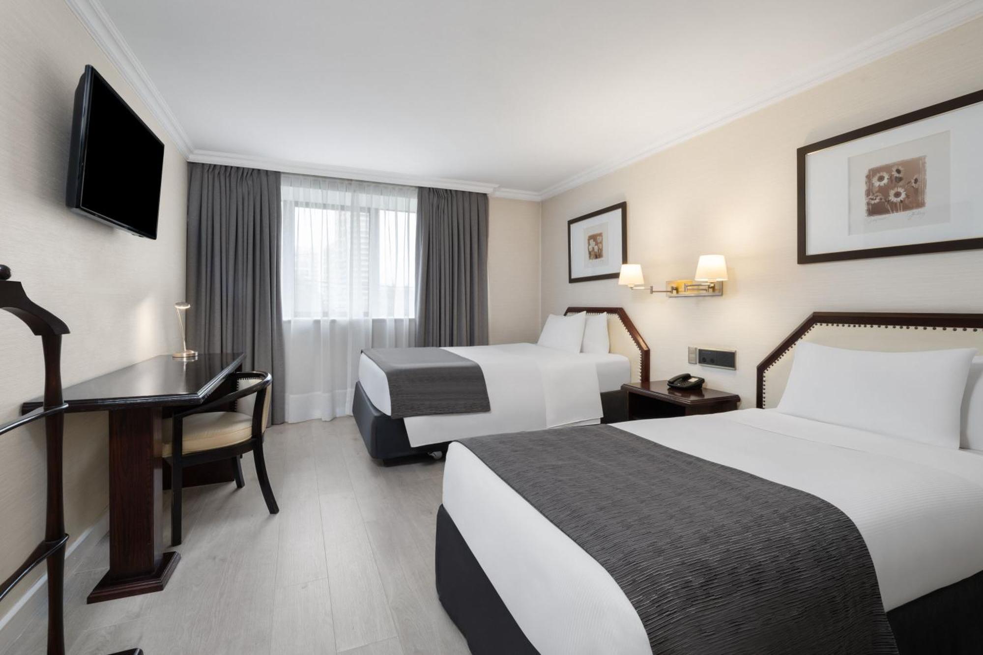 Wyndham Garden Kennedy Hotel