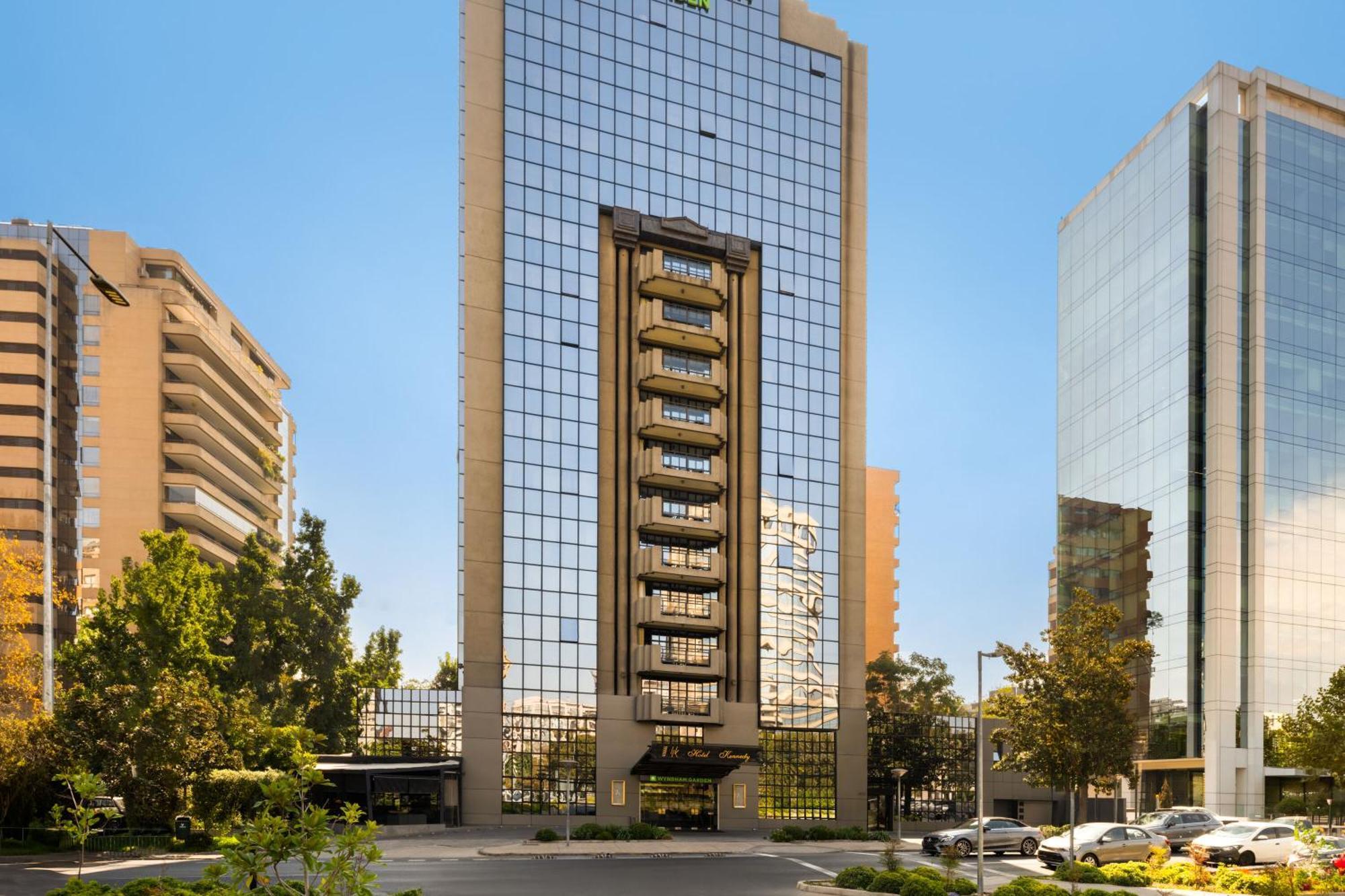 Wyndham Garden Kennedy Hotel