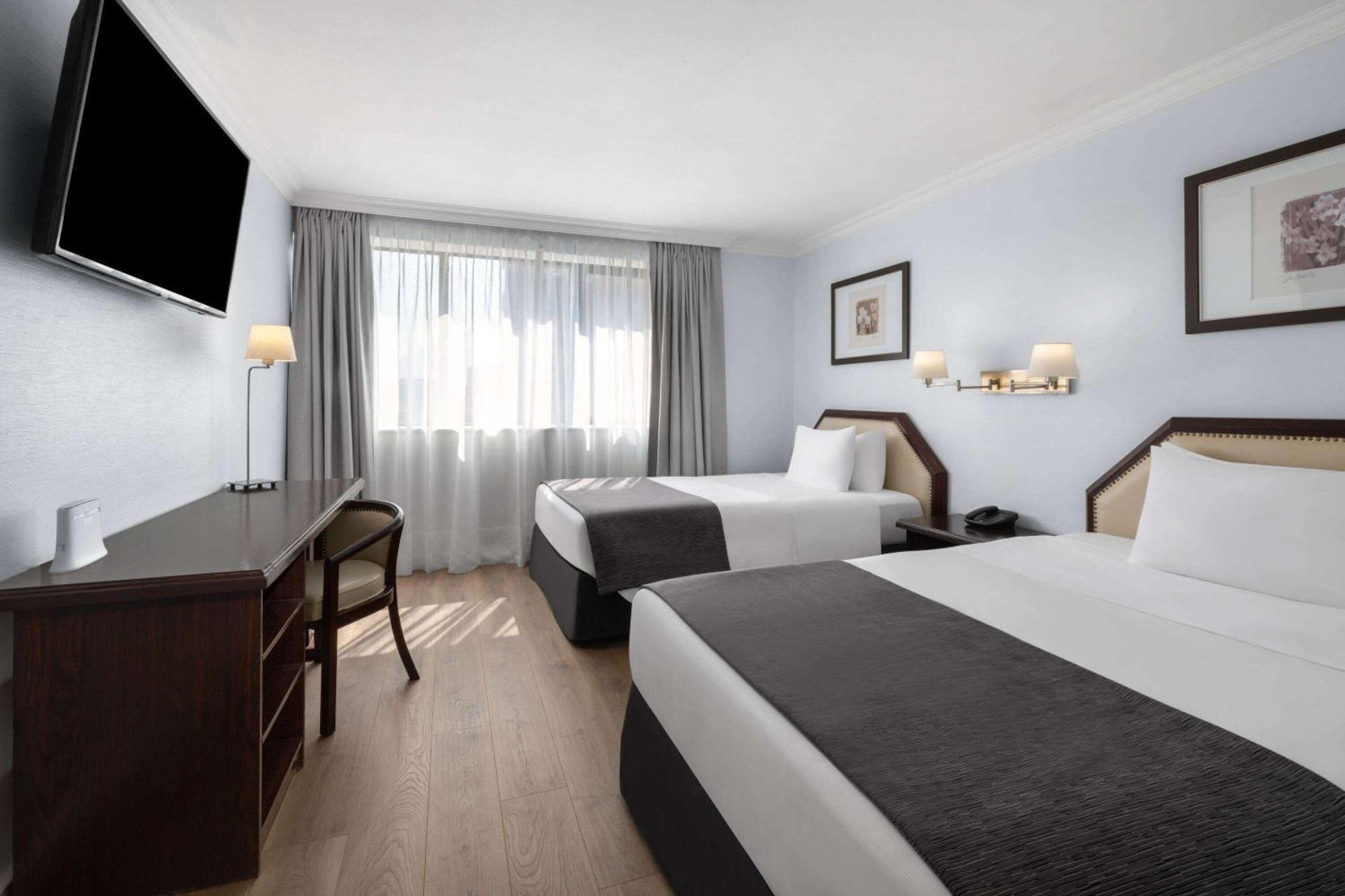 Wyndham Garden Kennedy Hotel Santiago de Chile